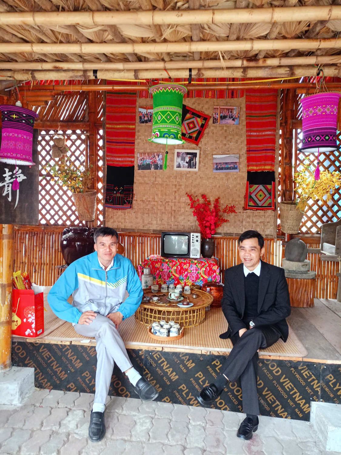 HÀNH TRÌNH YÊU THƯƠNG NHÂN NGÀY 8/3 – TRƯỜNG THCS QUÀI CANG THAM QUAN, TRẢI NGHIỆM TẠI ĐẢO TRÁI TIM VÀ VỊNH QUỲNH LONG XÃ QUỲNH NHAI TỈNH SƠN LA