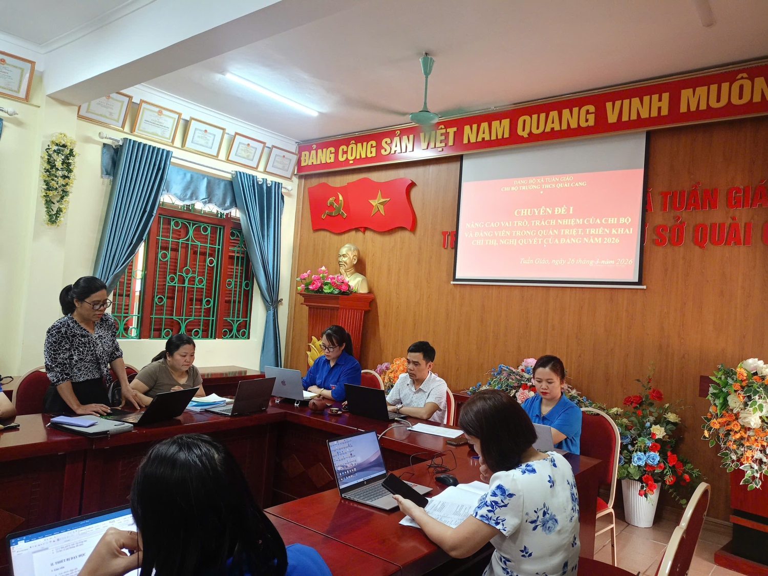 KHƠI DẬY TRÁCH NHIỆM LAN TỎA TINH THẦN TIÊN PHONG TRONG SINH HOẠT CHUYÊN ĐỀ  CHI BỘ THCS QUÀI CANG