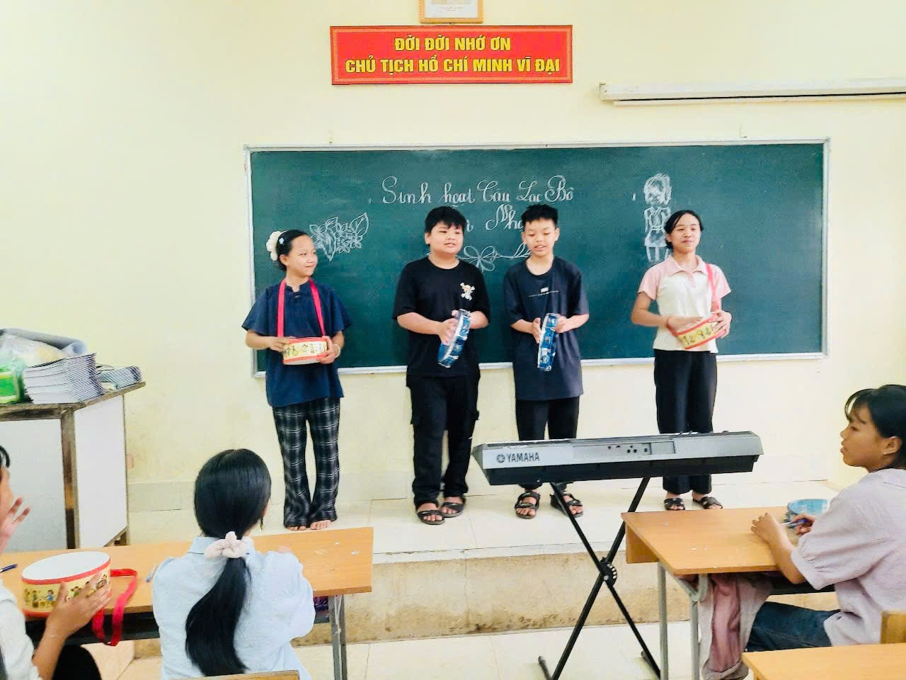 HOẠT ĐỘNG CÁC CÂU LẠC BỘ TẠI TRƯỜNG THCS QUÀI CANG – ĐỘNG LỰC PHÁT TRIỂN TOÀN DIỆN HỌC SINH TRONG THỜI ĐẠI CHUYỂN ĐỔI SỐ (TRỌNG TÂM: CÂU LẠC BỘ ÂM NHẠC)